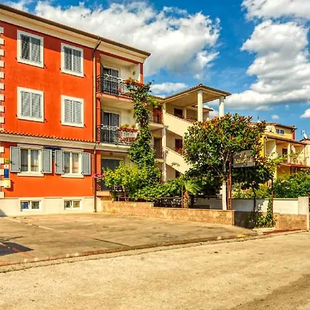 Vesna 2 With Terrace Apartamento *