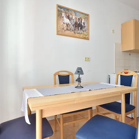 Vesna 2 With Terrace Appartamento *