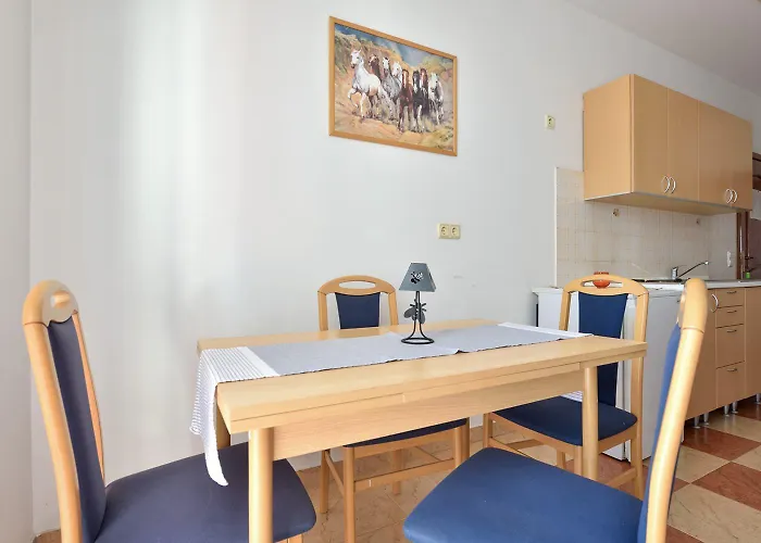 Vesna 2 With Terrace Appartamento *