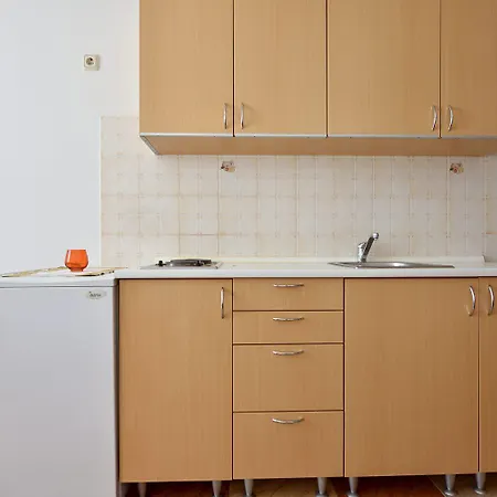 Vesna 2 With Terrace דירה
